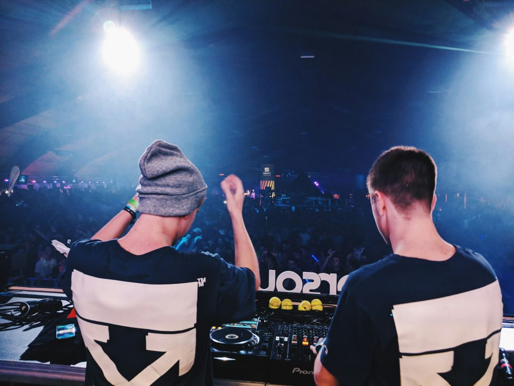 How to Match Speaker Energy Levels to Different Event Formats